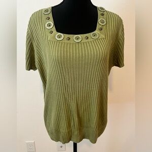 Olive green, short sleeve sweater